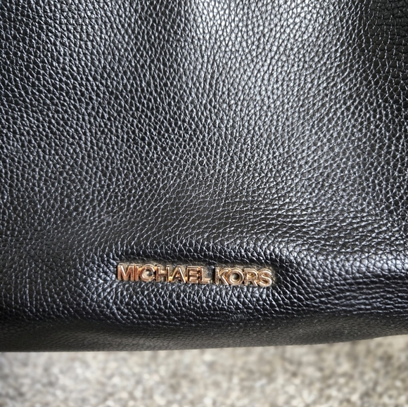 Michael Kors Black Leather Shoulder Bag - Picture 2 of 11